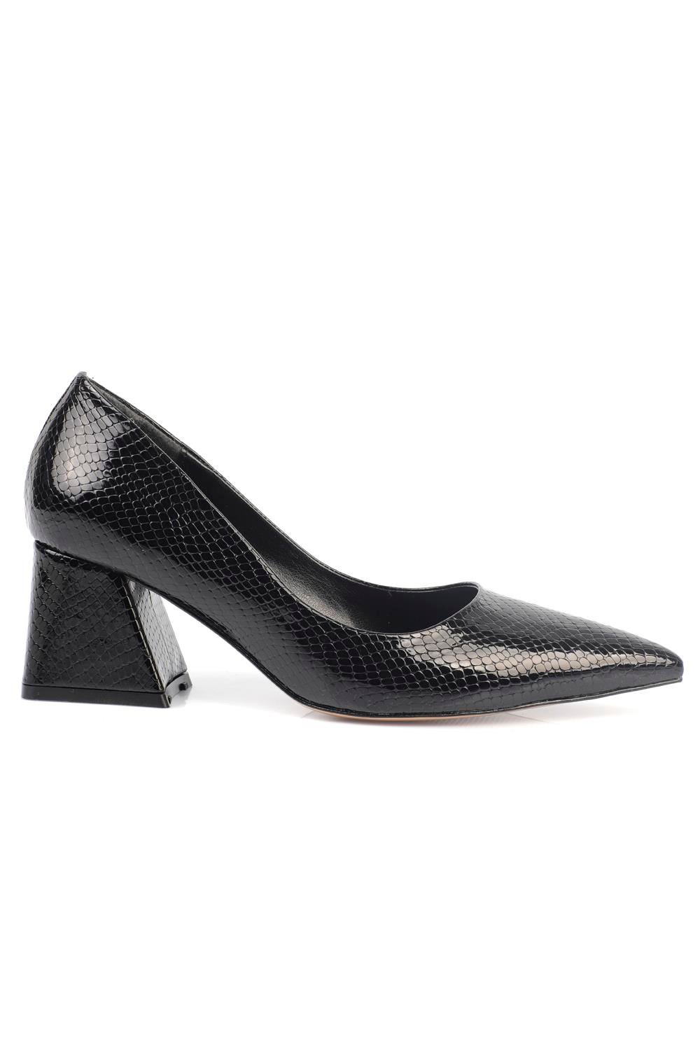 Capone Outfitters F101 Women Black Heeled