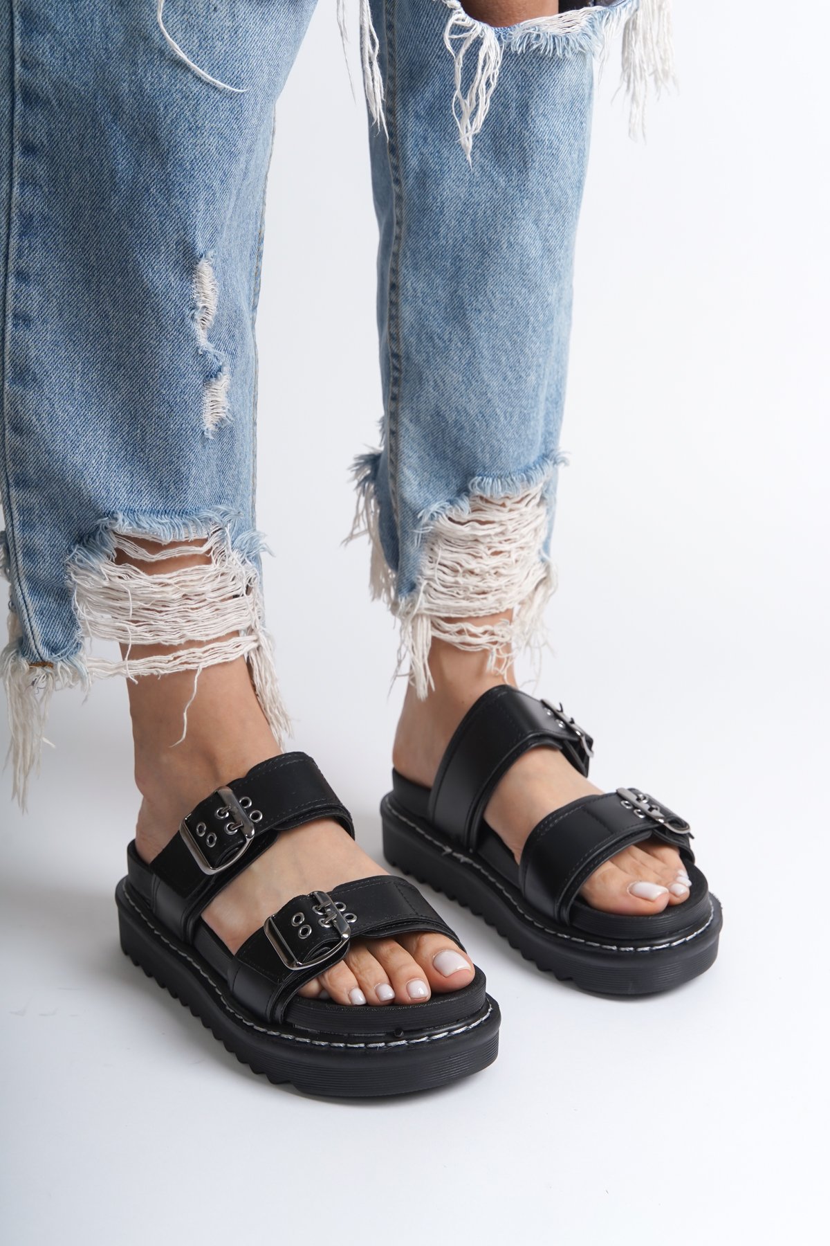 Capone Outfitters M092 Women Black Sandal
