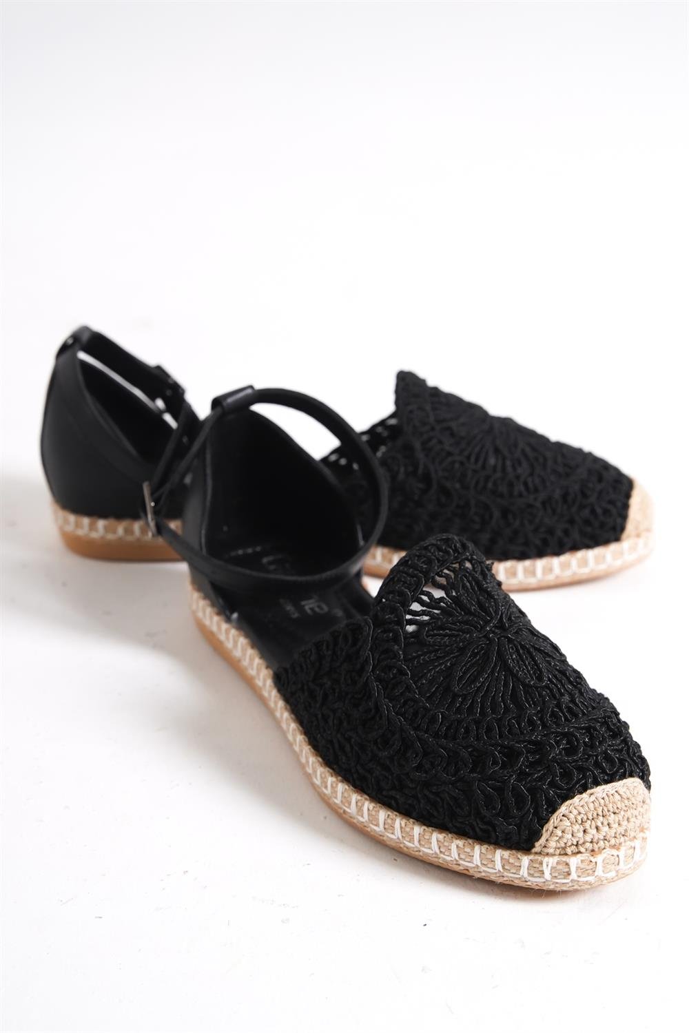 Capone Oval Toe Flower Motif Ankle Band Woman Rope Espadrille