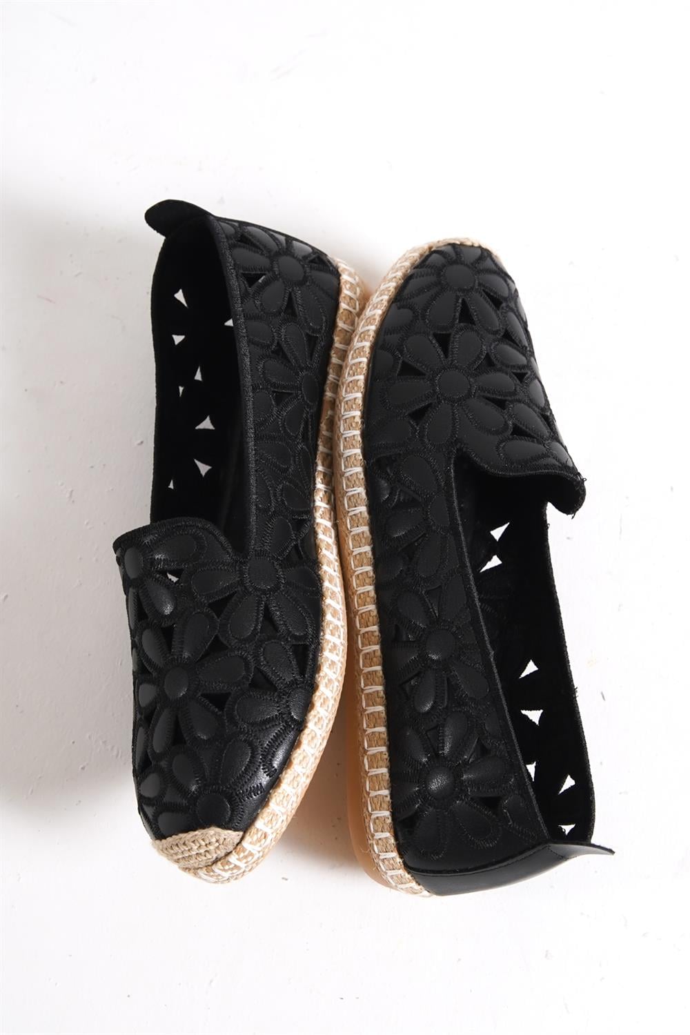 Capone Oval Toe Flower Pattern Woman Slip On Espadrille