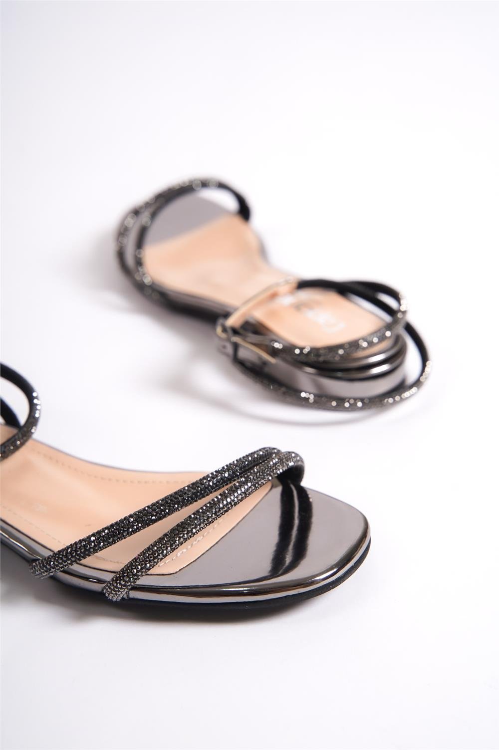 Capone Oval Toe Front Crystal Embellished Two Bands Low Heel Mirror Fabric Woman Sandals
