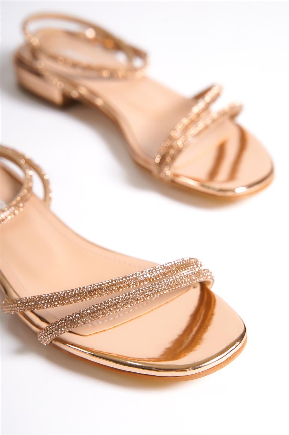 Capone Oval Toe Front Crystal Embellished Two Bands Low Heel Mirror Fabric Woman Sandals