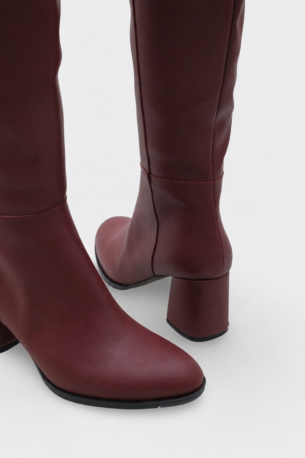 Capone Oval Toe Side Zipper Heeled Woman Boots