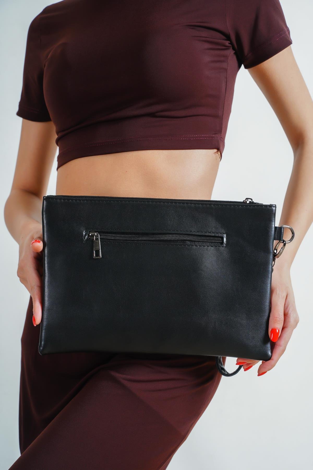 Capone Paris Women Black Wrislet