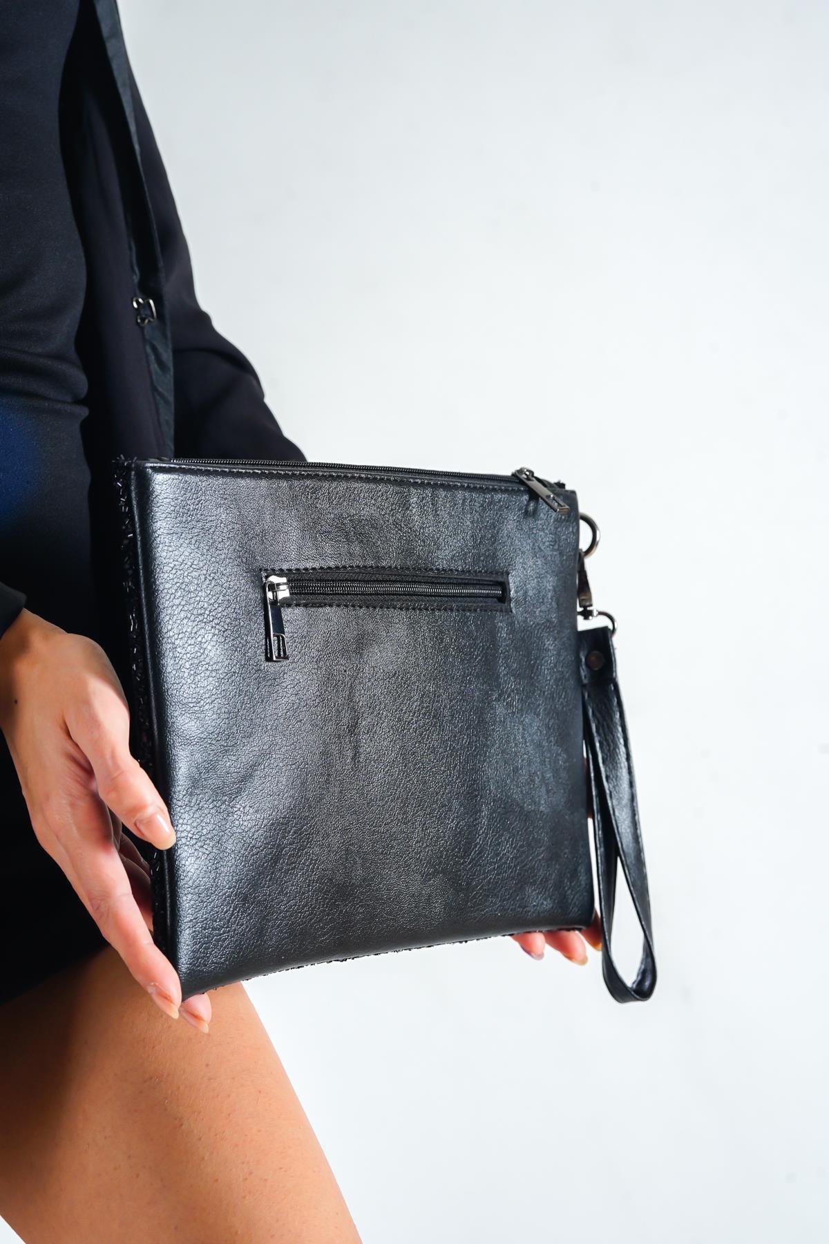 Capone Paris Women Black Wrislet