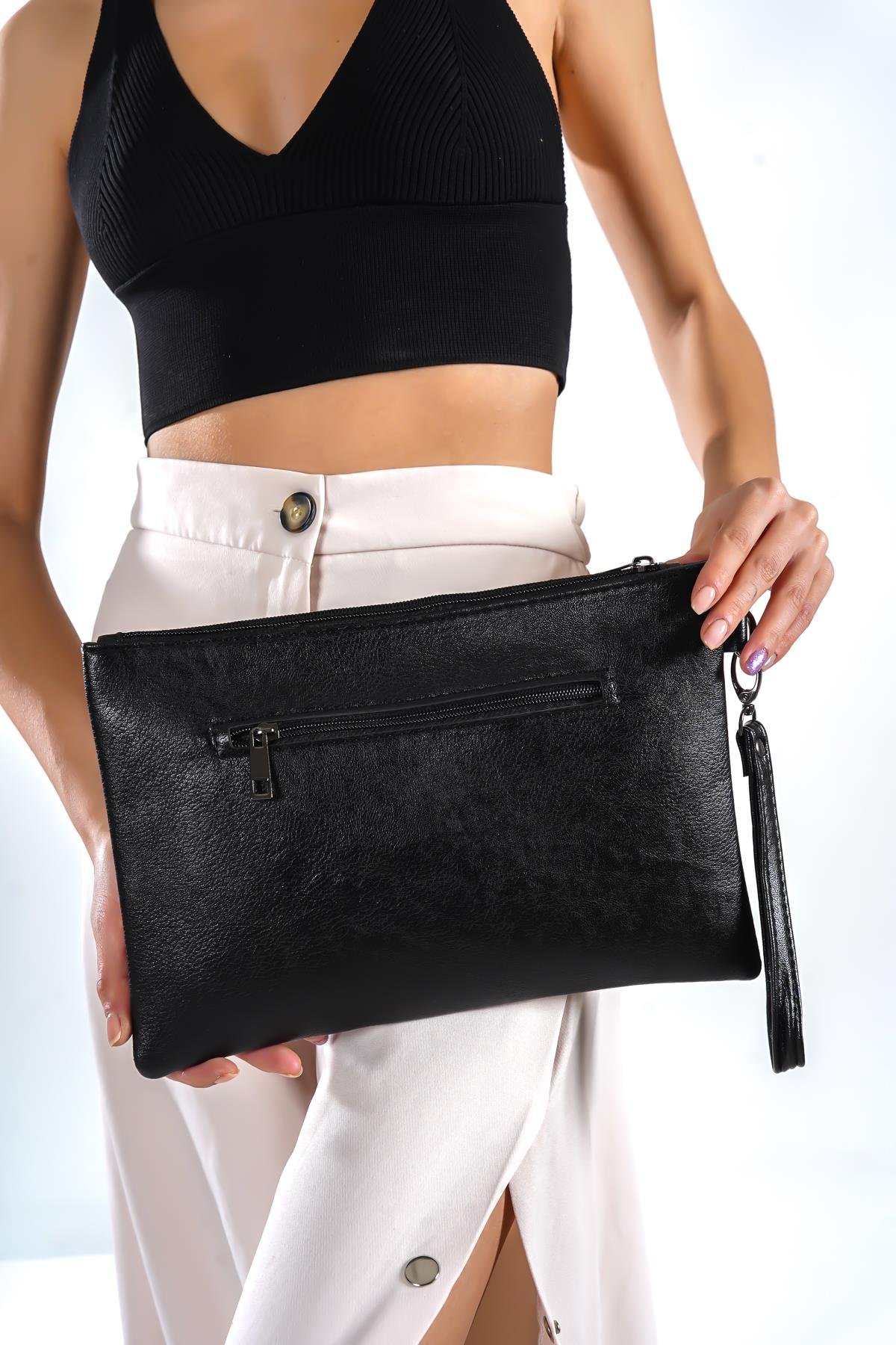 Capone Paris Women Multicolored Wrislet