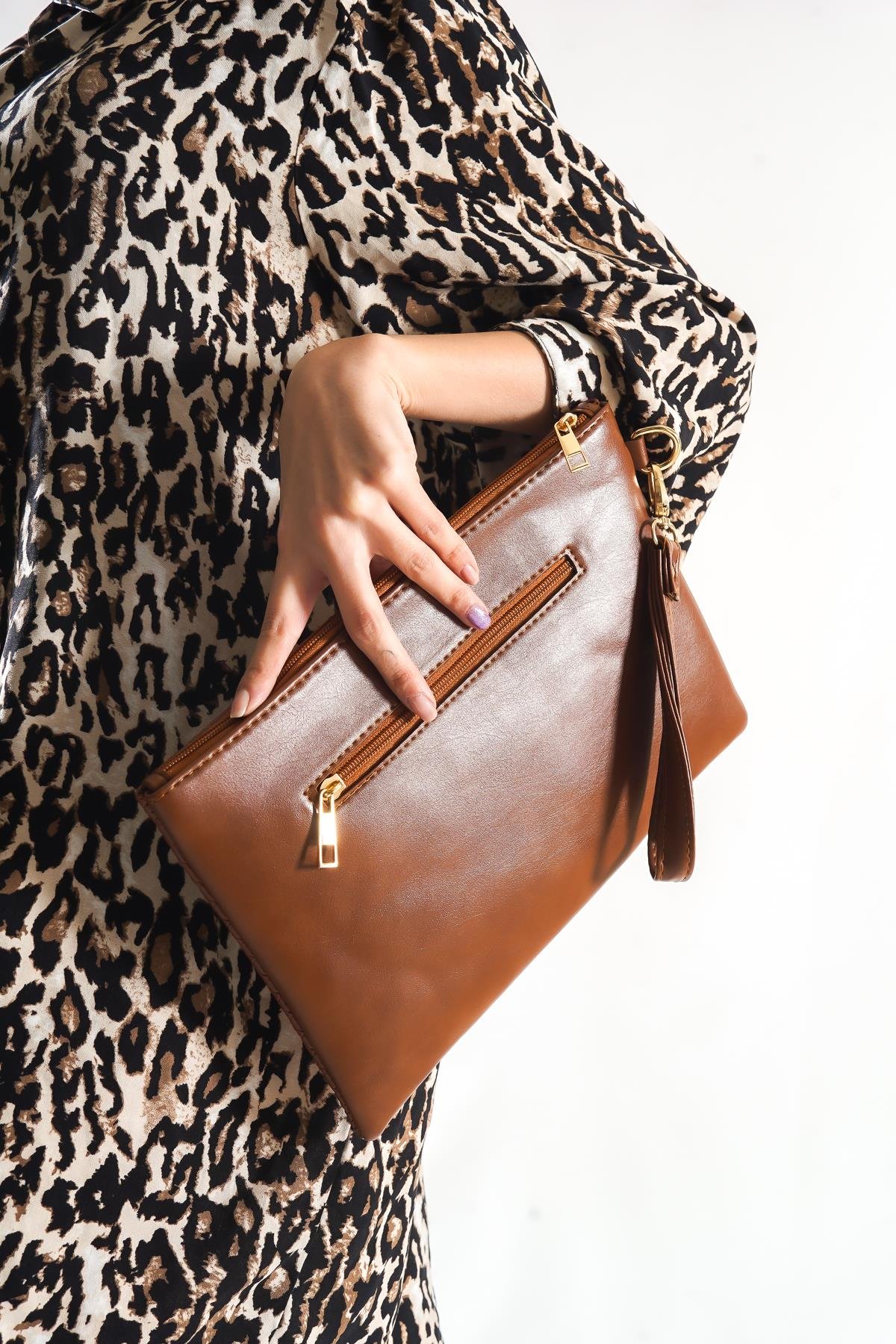 Capone Paris Women Tan Wrislet