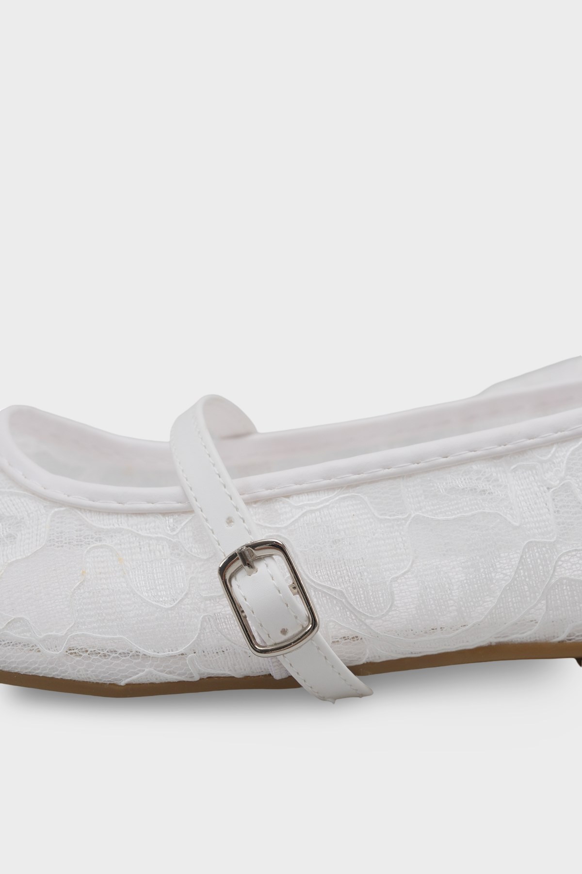 Capone Pennie Lace Mesh Embroidered Women White Ballet Flat