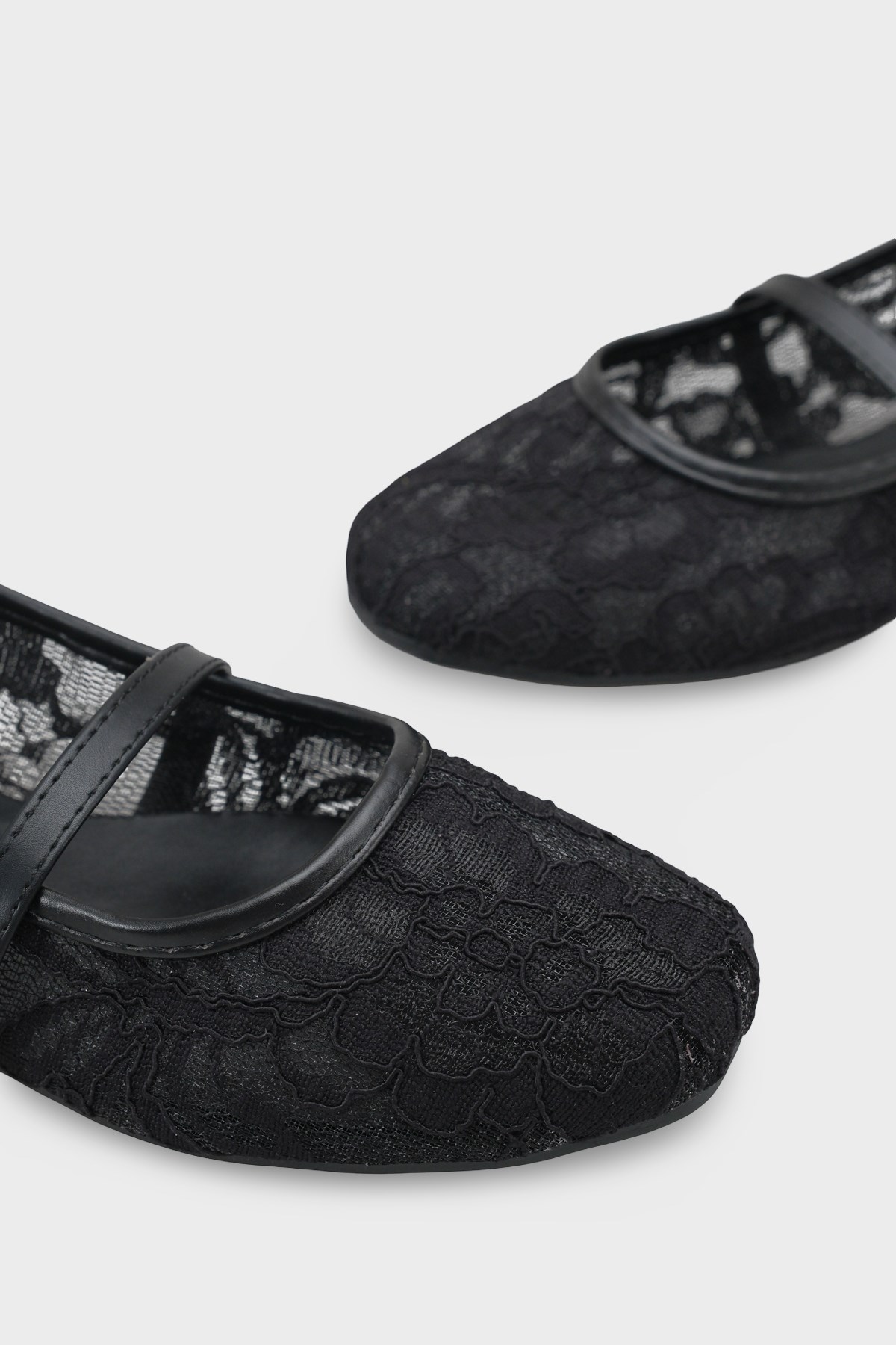 Capone Pennie Lace Mesh Embroidered Women Black Ballet Flat