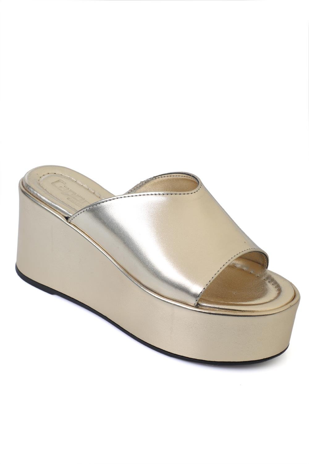 Capone Platform Metallic Single Women Metallic Gold Strappy Sandals