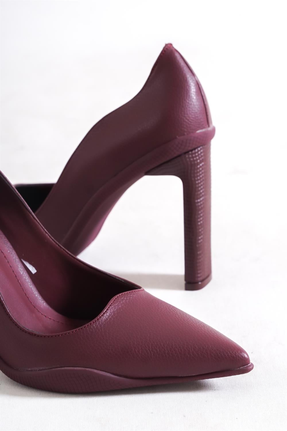 Capone Pointed Toe Slim Block High Heel Women Burgundy Shoes