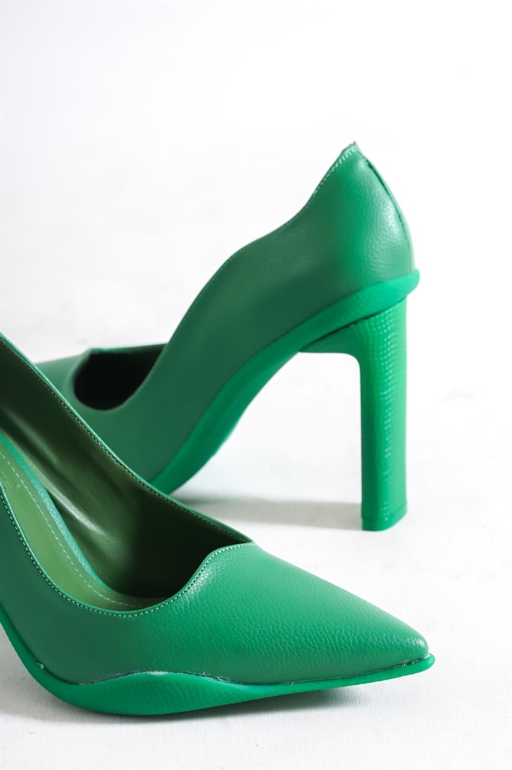 Capone Pointed Toe Slim Block High Heel Women Pine Green Shoes