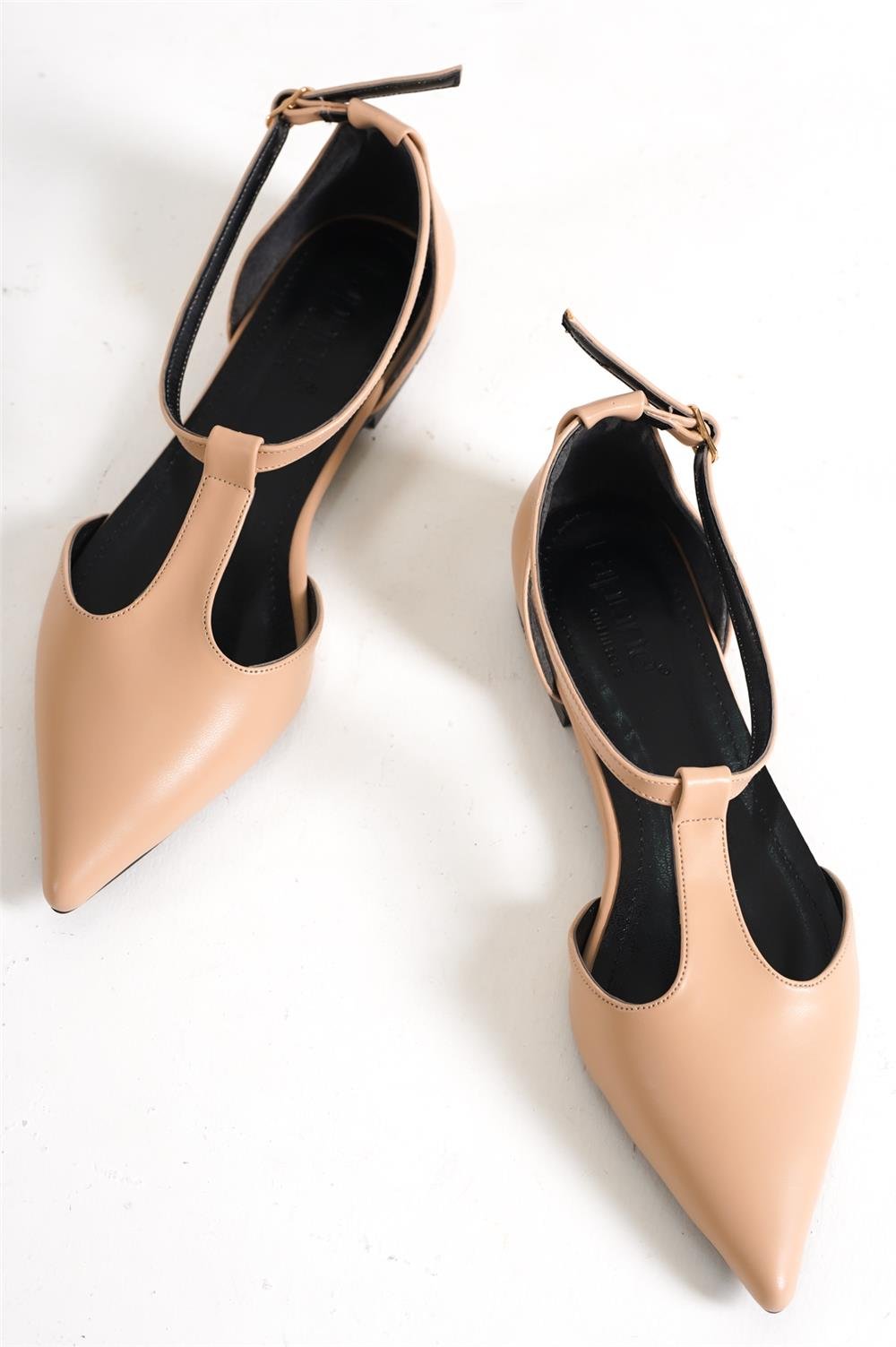 Capone Pointed Toe T-Strap Woman Ballet Flats