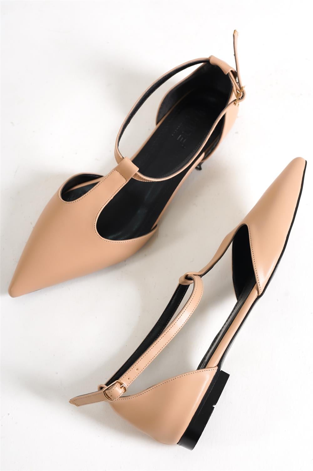 Capone Pointed Toe T-Strap Woman Ballet Flats