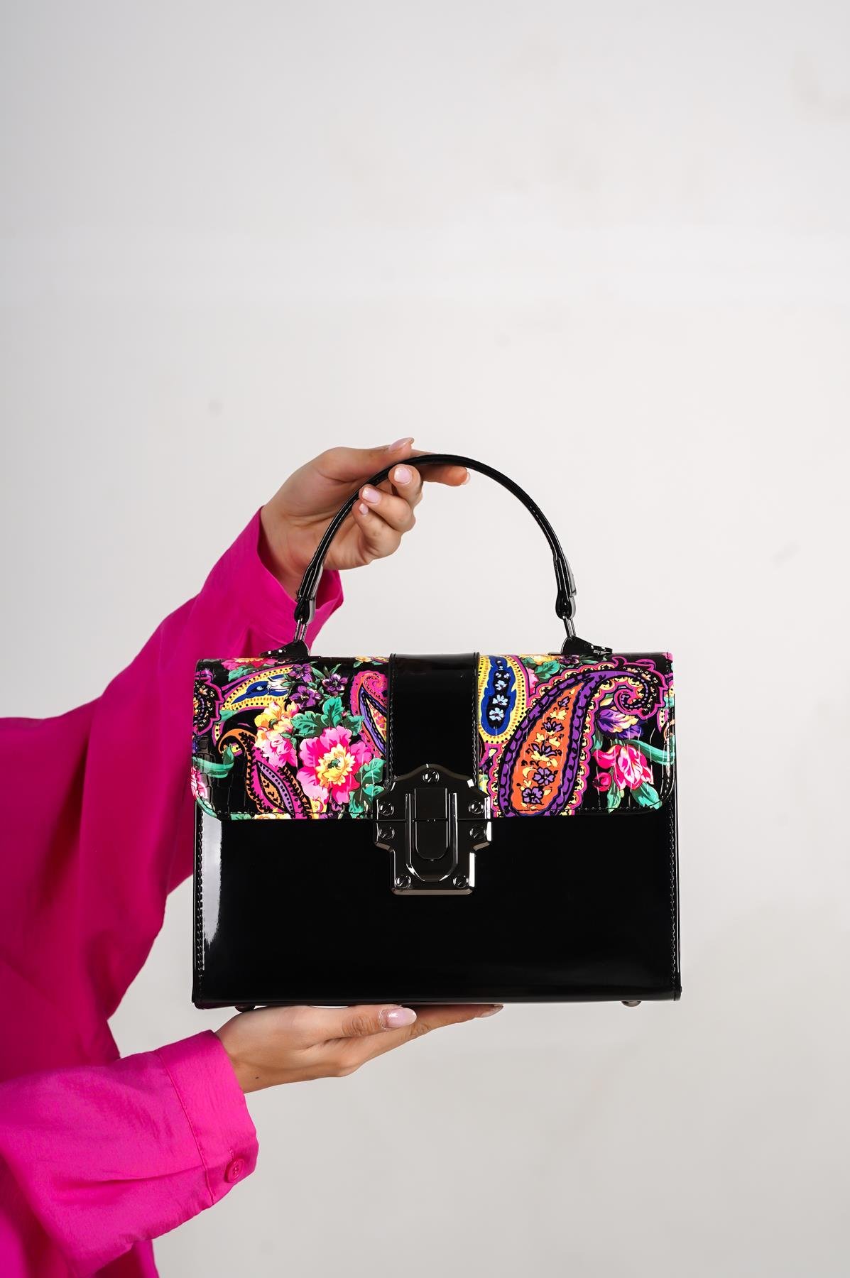 Capone Prag Women Black Handbag