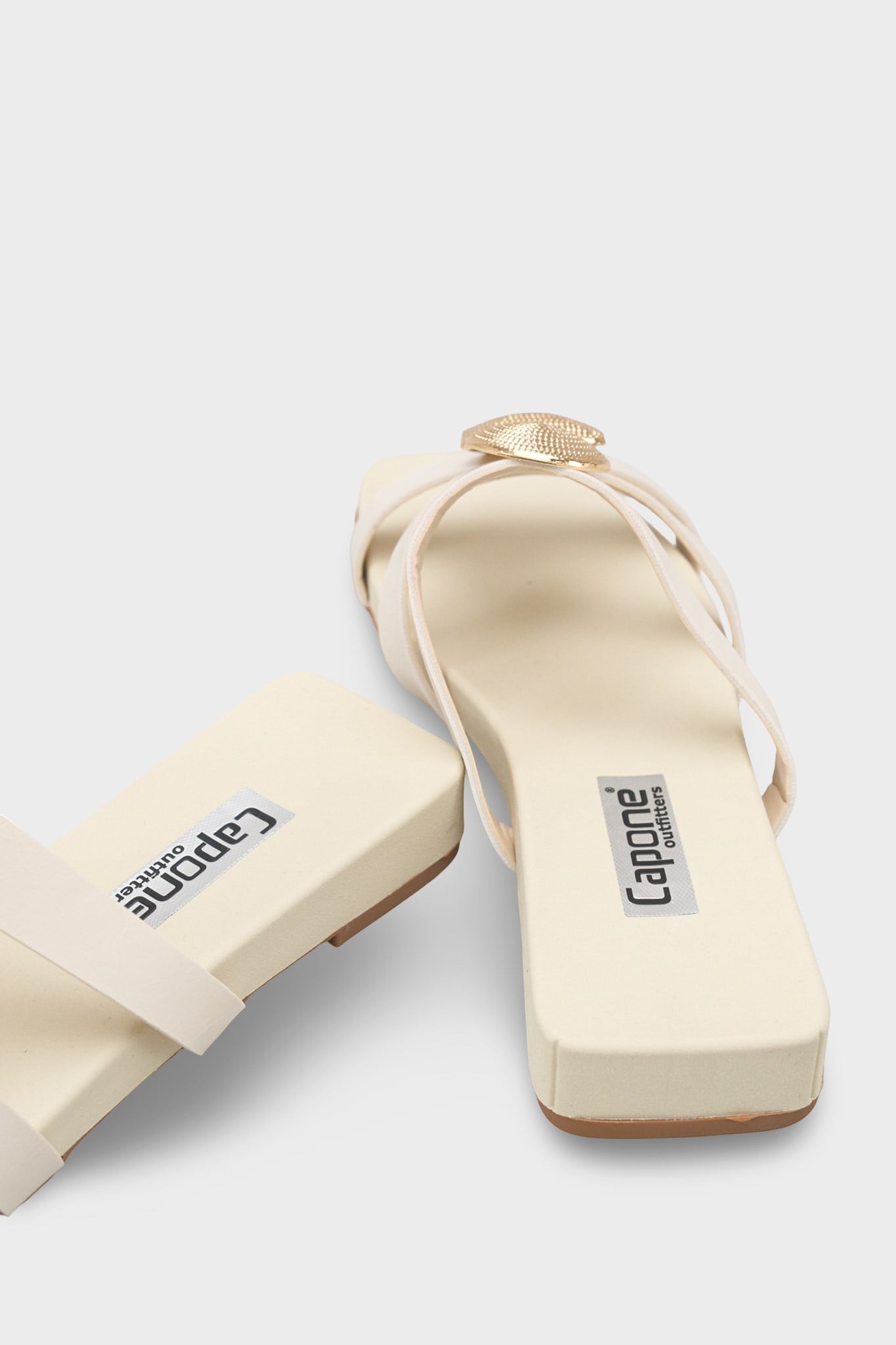 Capone Rebekah Blunt Toe Metal Accessory Short Heeled Comfort Women Beige Sandals