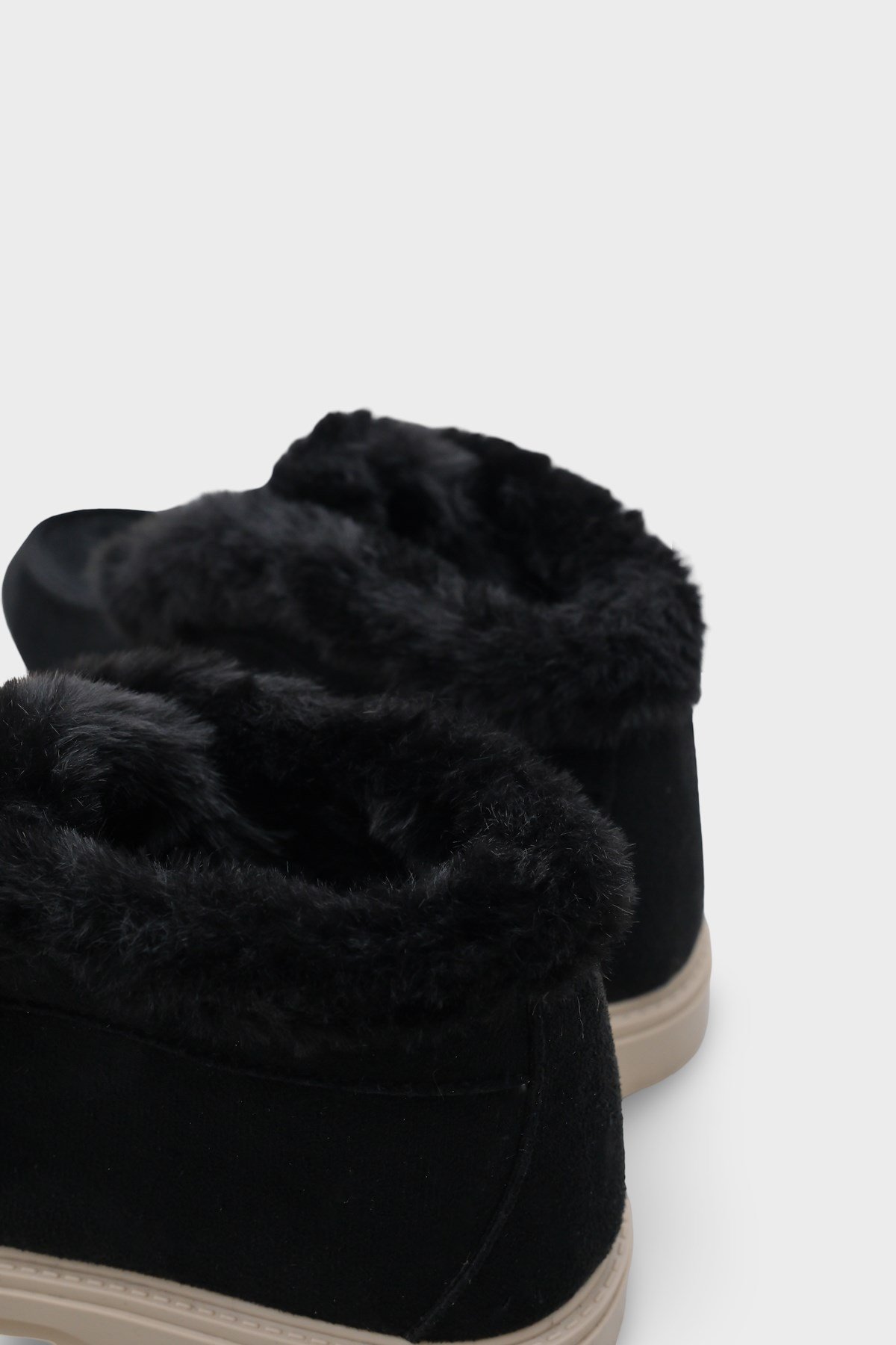 Capone Rissa Women Sued Black Boots