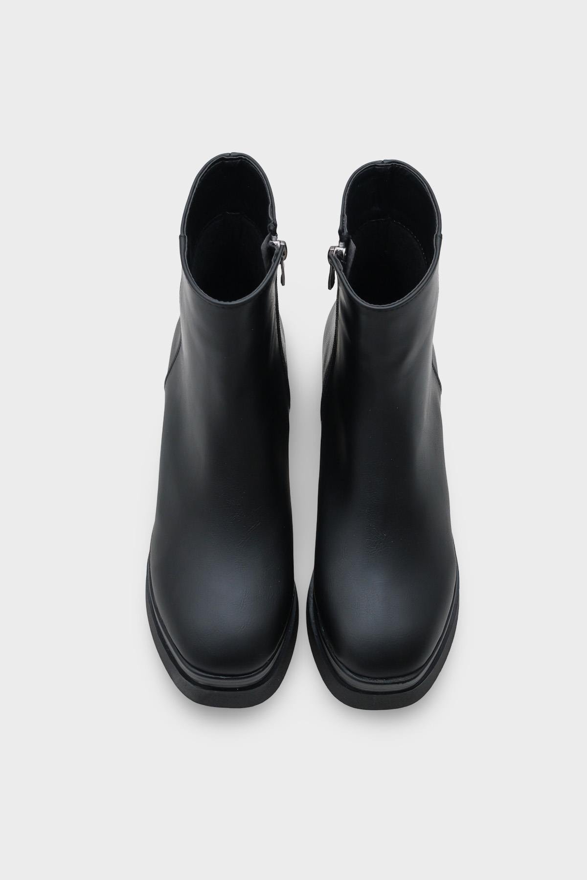 Capone Round Toe Side Zipper Mid Heels Woman Boots