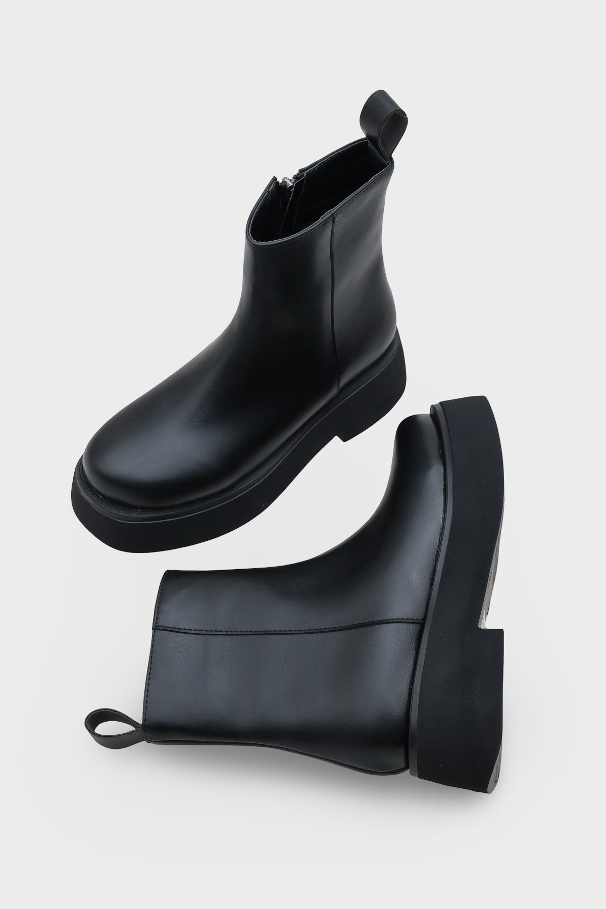 Capone Round Toe Side Zipper Track Sole Woman Boots