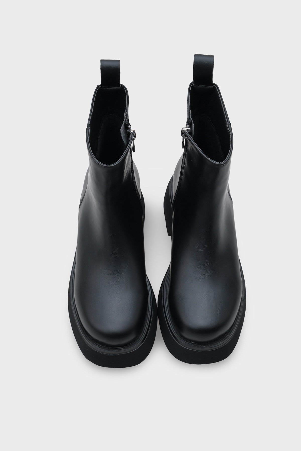 Capone Round Toe Side Zipper Track Sole Woman Boots