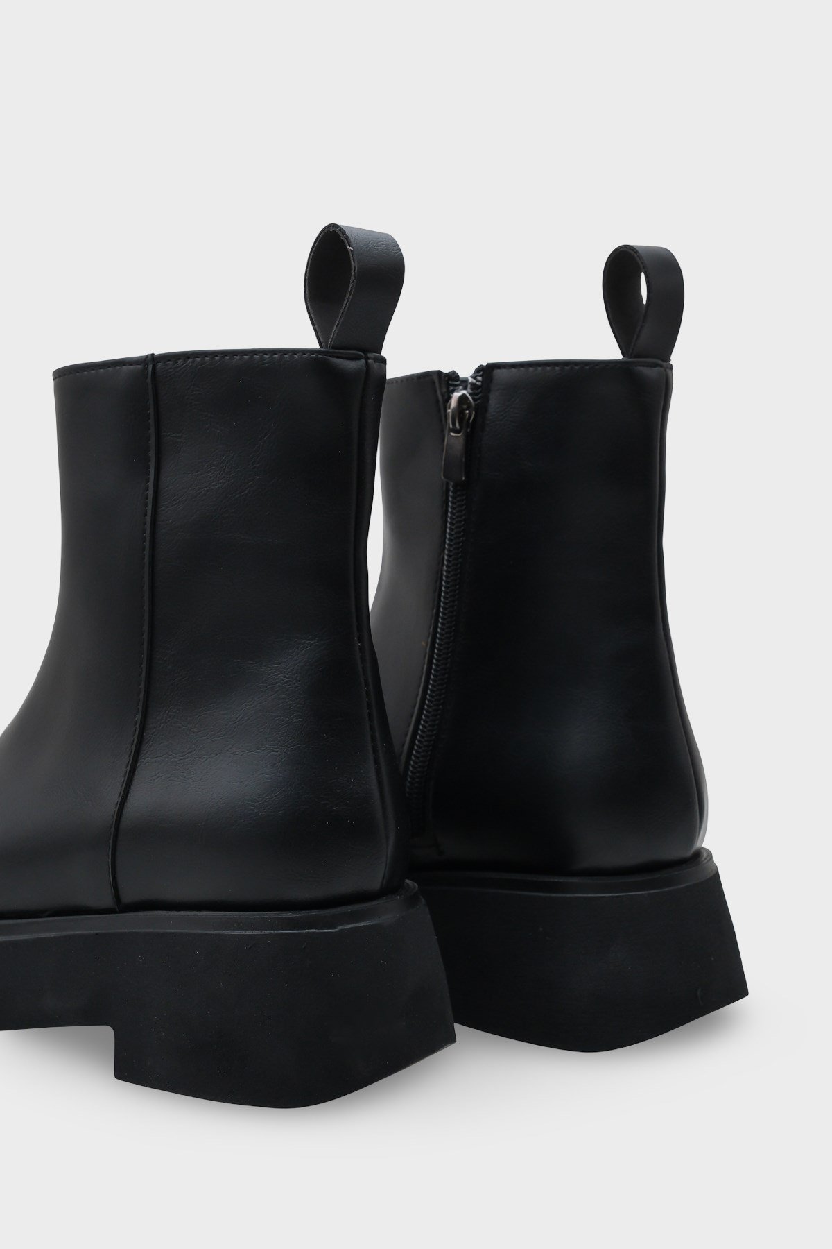 Capone Round Toe Side Zipper Track Sole Woman Boots