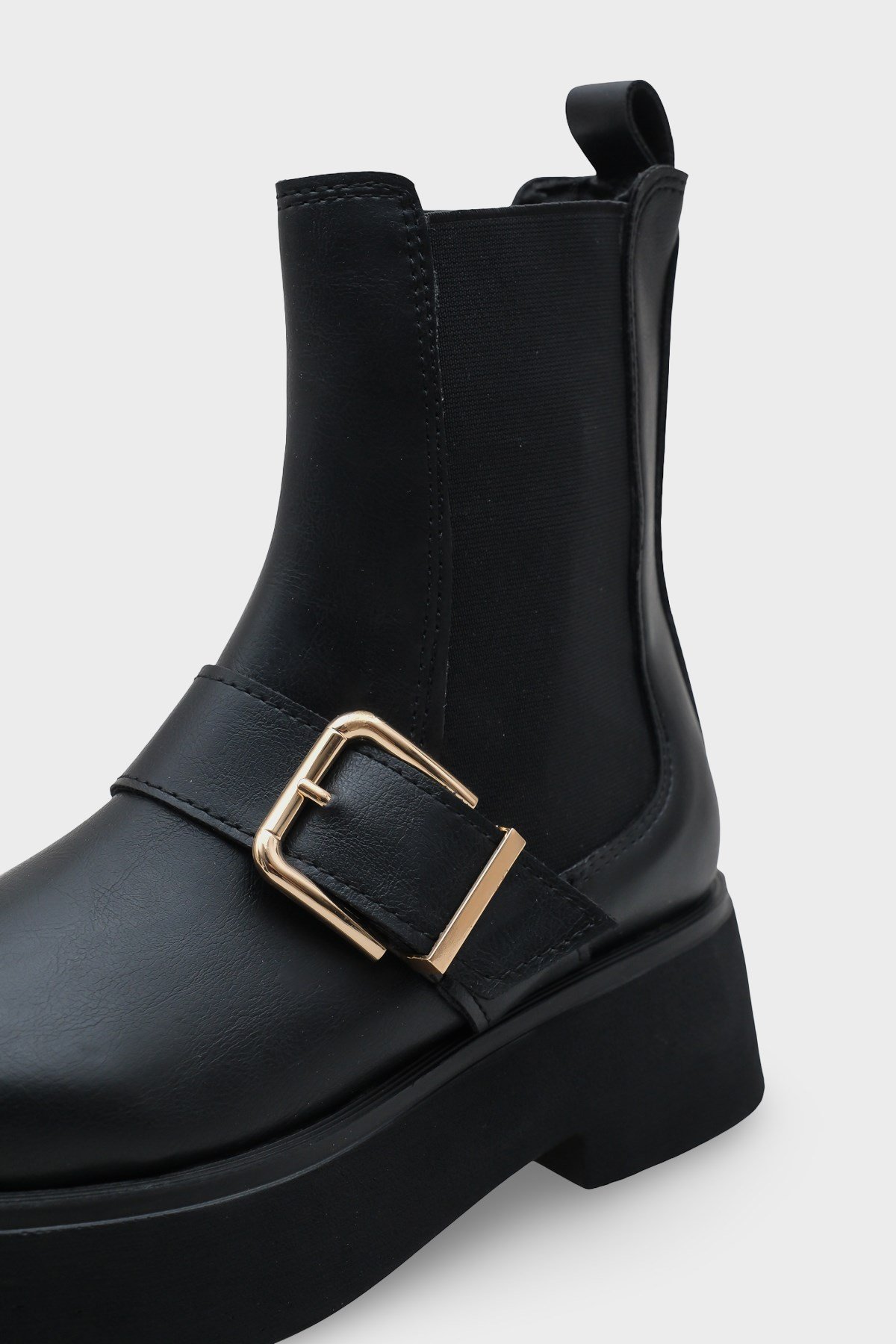 Capone Round Toe Side Zipper Track Sole Woman Boots