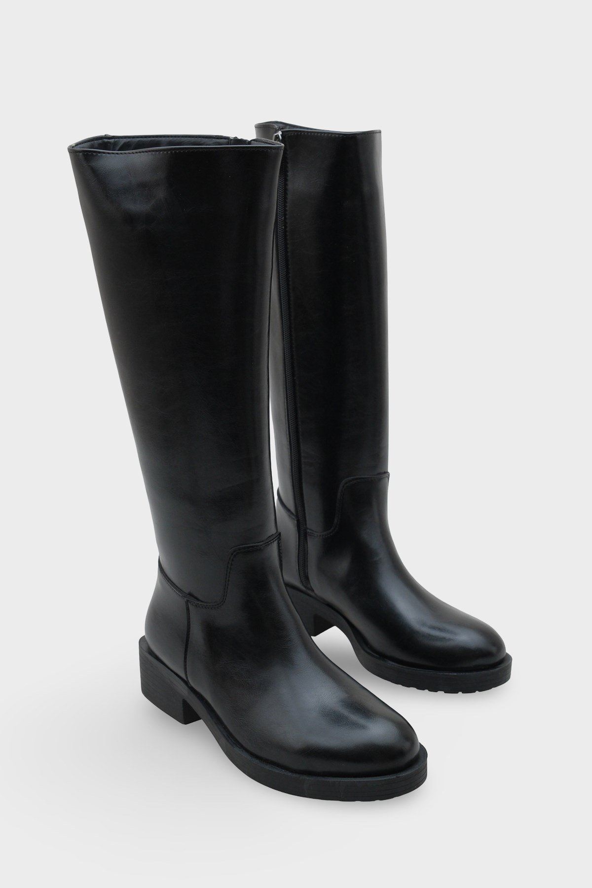 Capone Round Toe Women Black Boots
