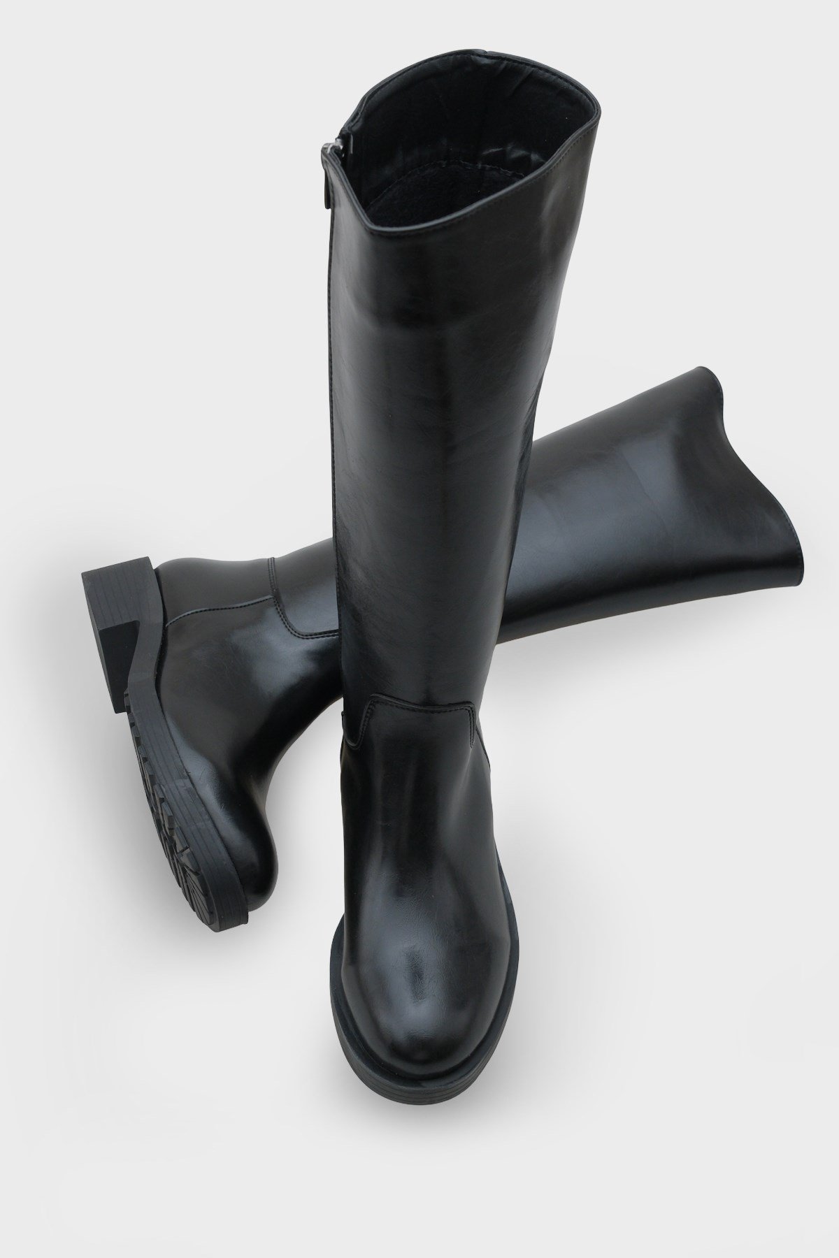 Capone Round Toe Women Black Boots