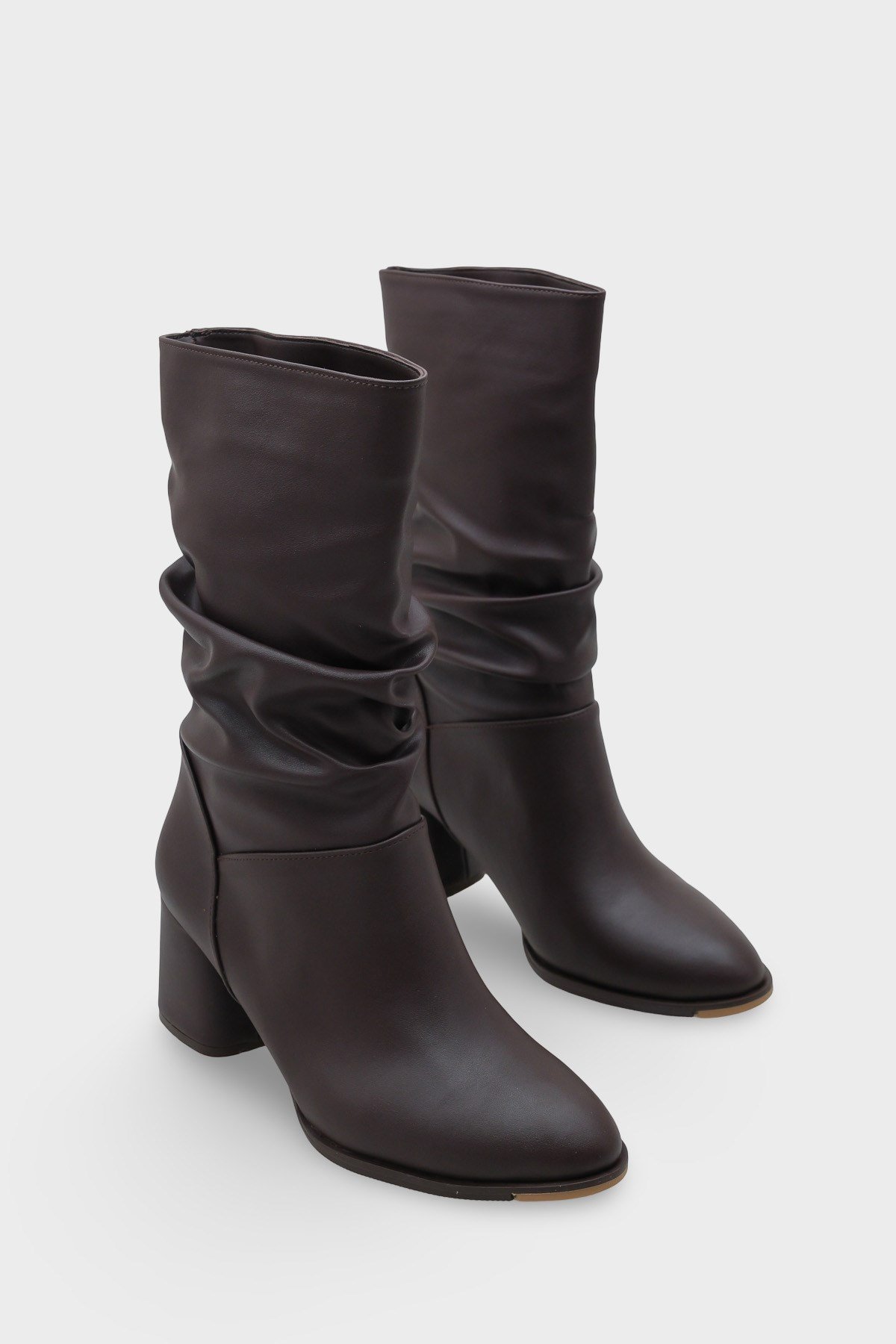 Capone Round-Toe Women Brown Boots