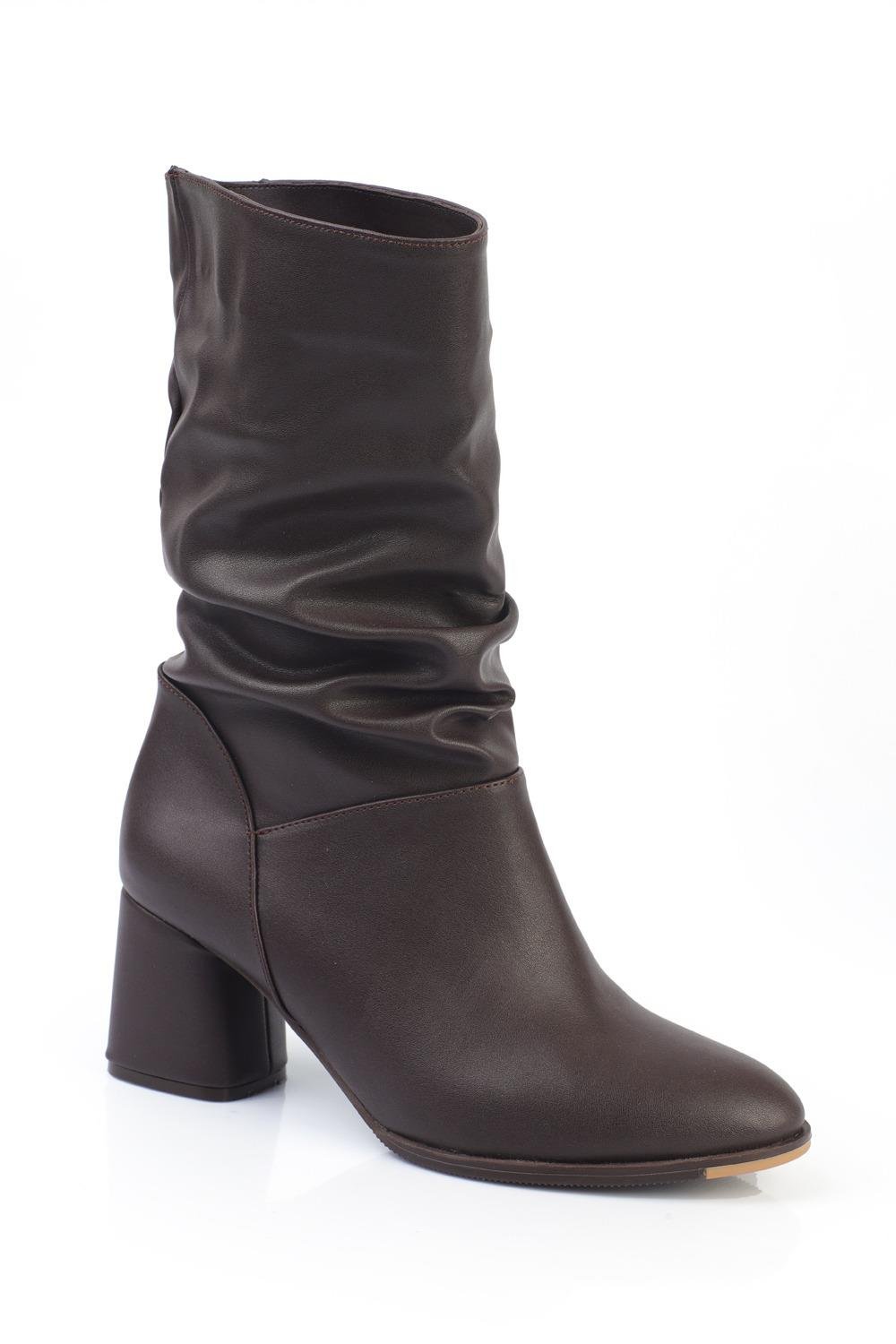 Capone Round-Toe Women Brown Boots