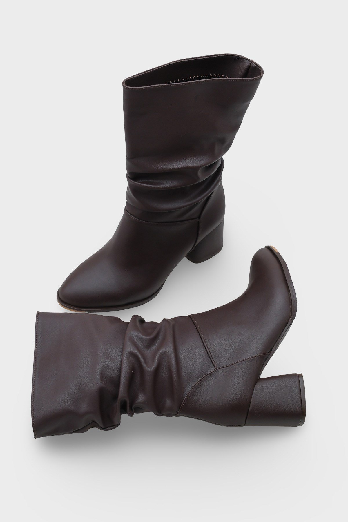 Capone Round-Toe Women Brown Boots