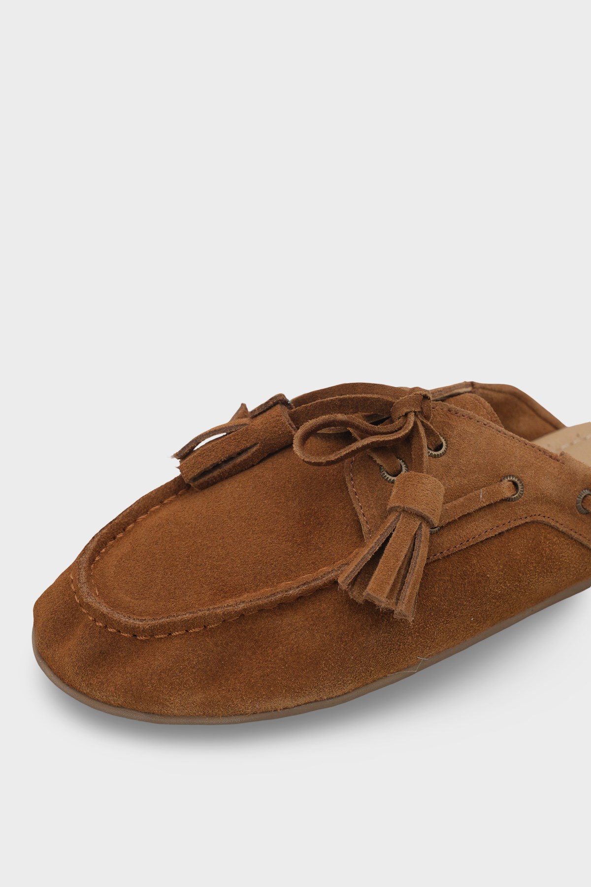 Capone Shellie Genuine Leather Suede Lace-Up Beaded Comfort Closed Toe Women Walnut Sandal
