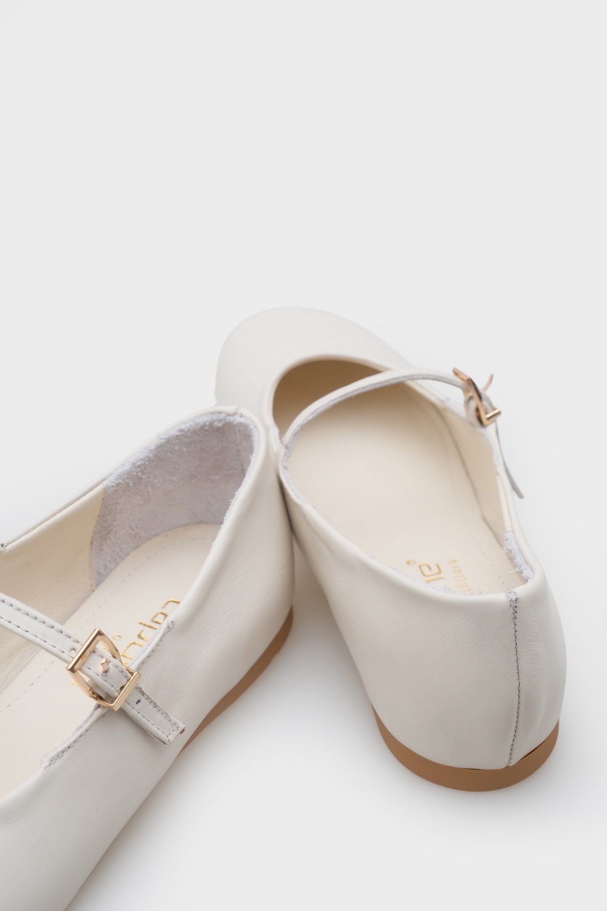 Capone Sheri Genuine Leather Women White Ballet Flat