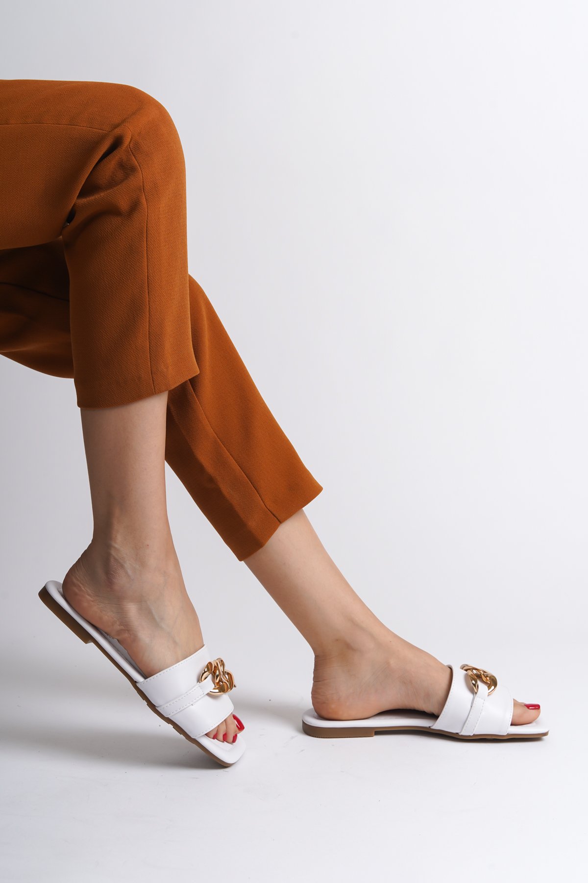 Capone Single Band Chain Detail Woman Sandals