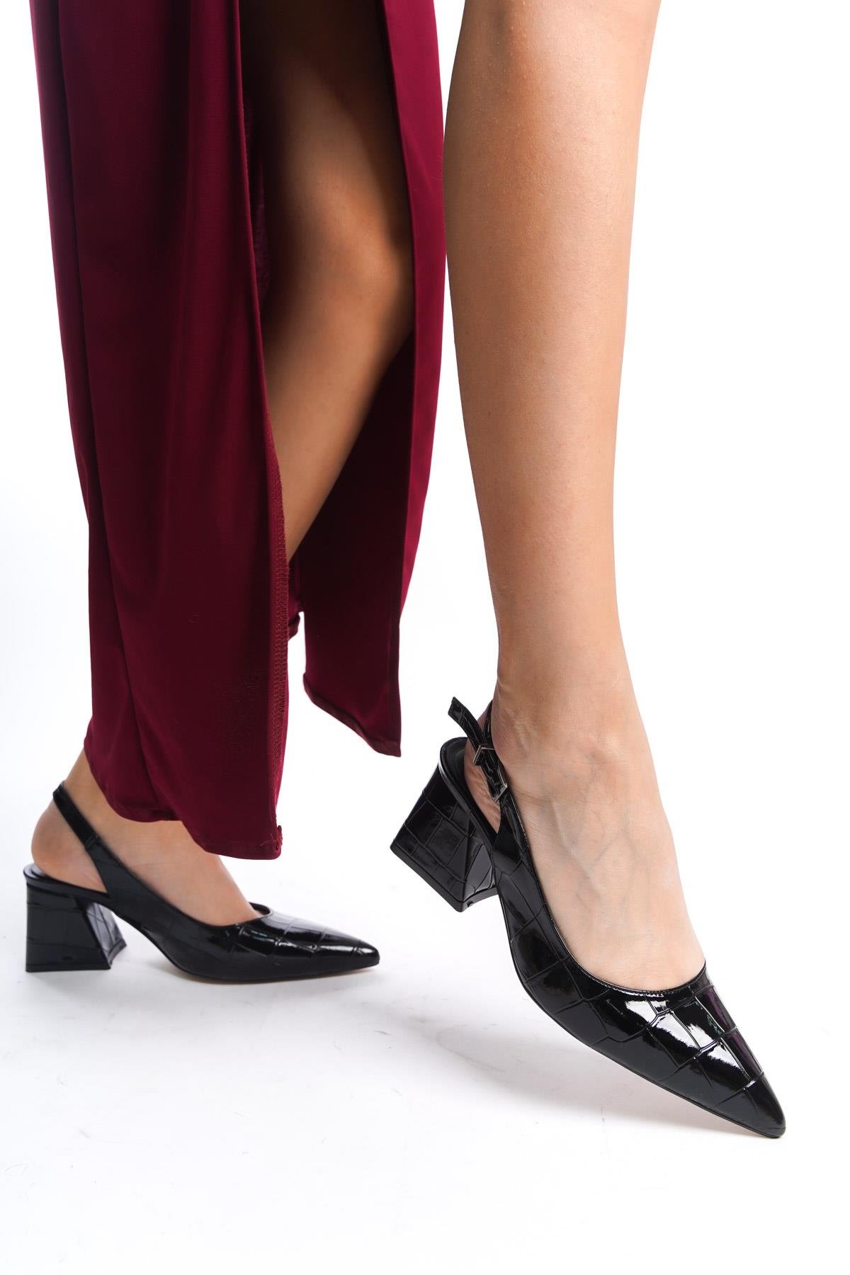 Capone Soft Padded Insole Women Black Heeled Shoes