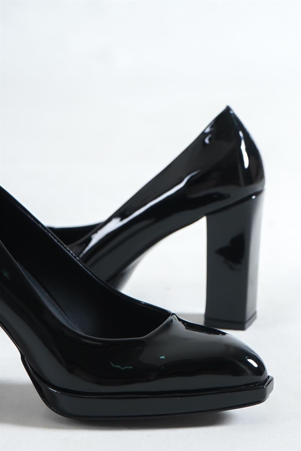 Capone Squoval Toe Patent Leather Platform Block Heel Woman Shoes