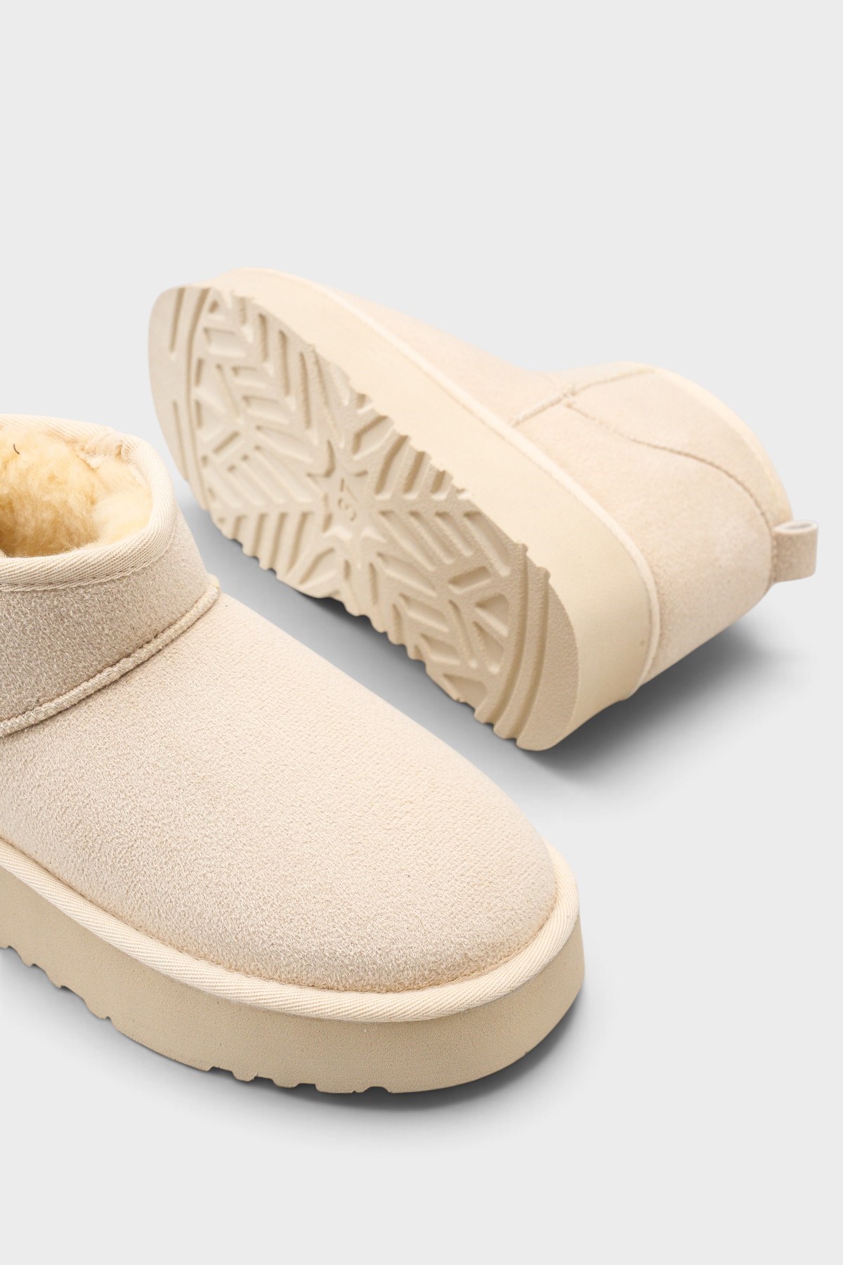 Capone Thick Sole Round Toe Fur Lined Short Woman Boots