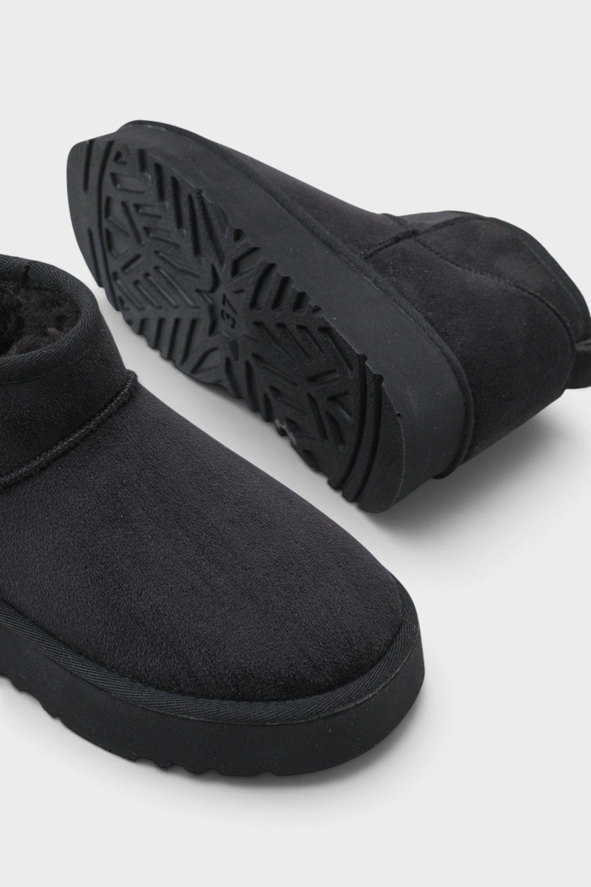 Capone Thick Sole Round Toe Fur Lined Short Woman Boots