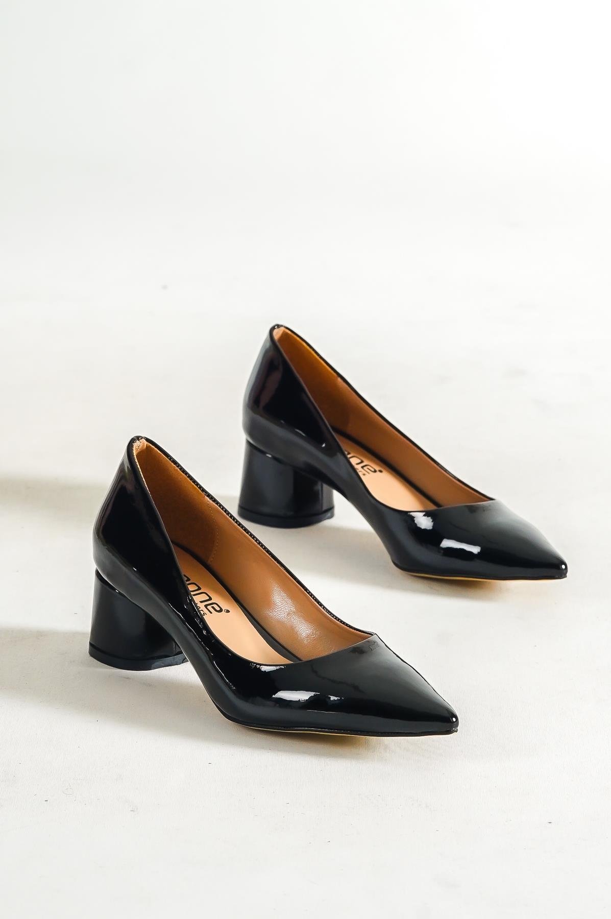 Capone Tina Mid Heel Women Black Shoes