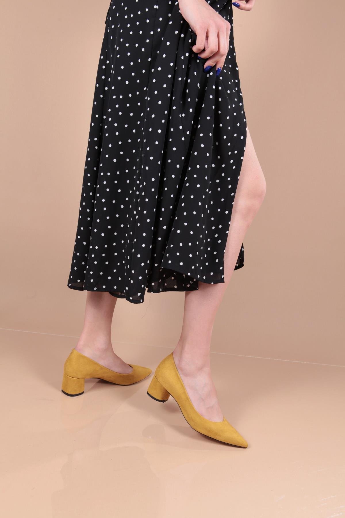 Capone Tina Mid Heel Women Mustard Shoes