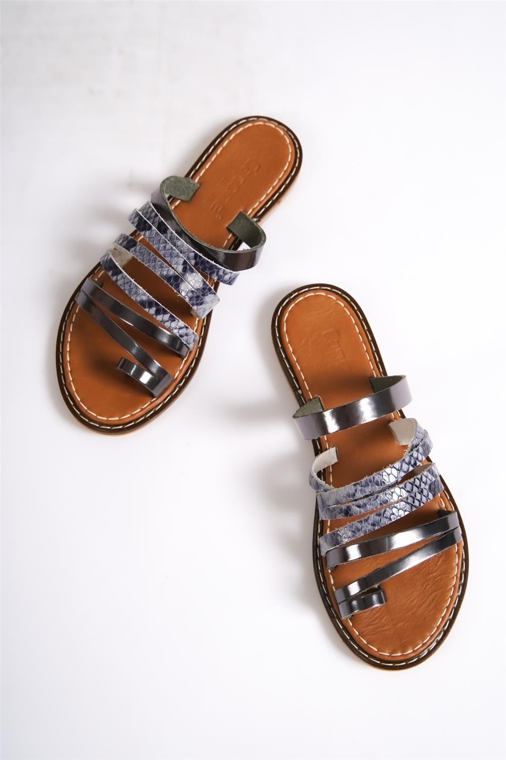 Capone Toe Ring Detail Multi Band Women Platinum Leather Sandals