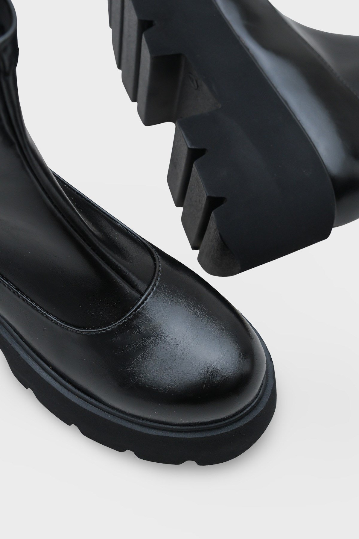 Capone Track Sole Women Black Ankle Boots