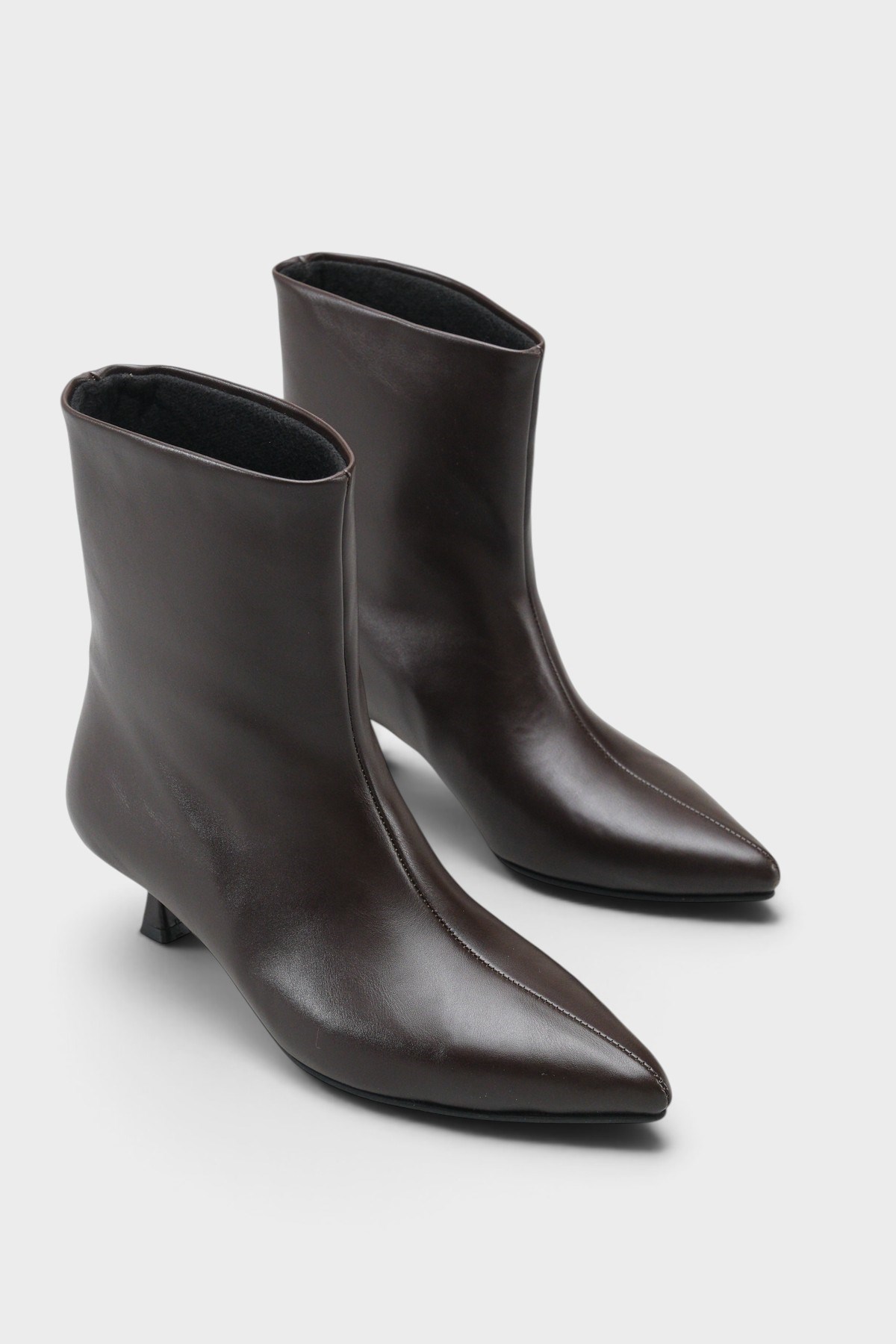 Capone Viola Pointed Toe Pull-On Women Brown Boot