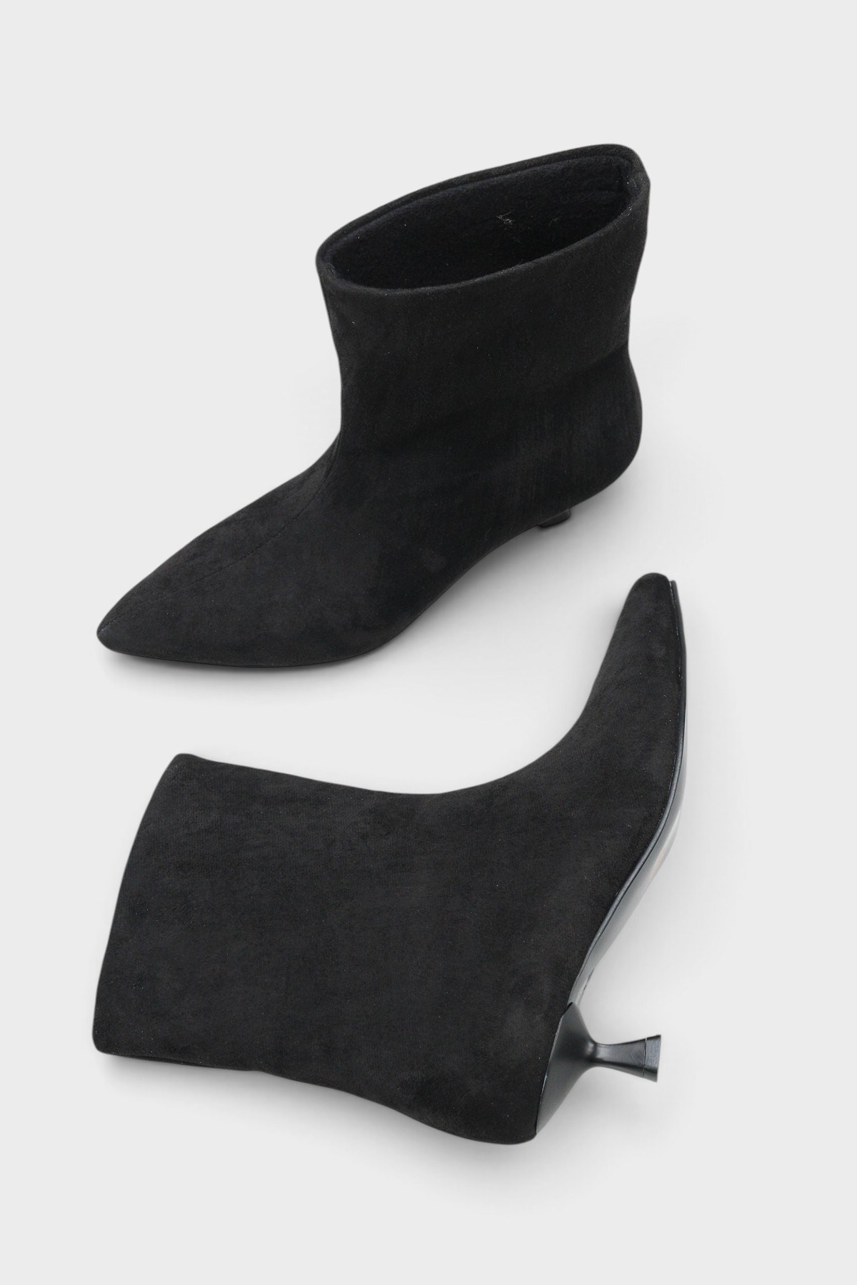Capone Viola Pointed Toe Pull-On Women Sued Black Boot