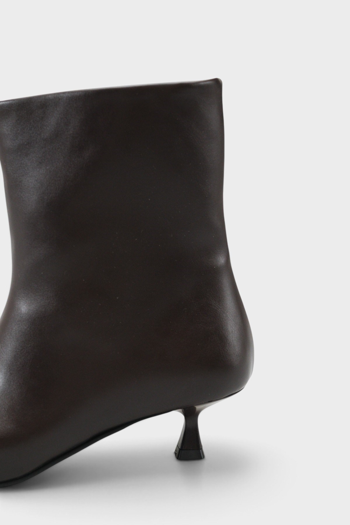 Capone Viola Pointed Toe Pull-On Women Brown Boot