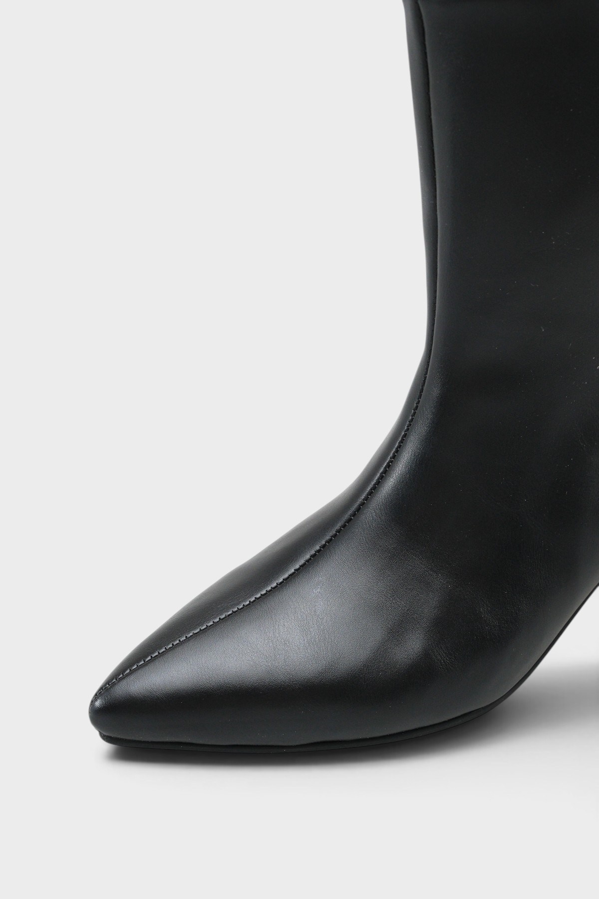 Capone Viola Pointed Toe Pull-On Women Black Boot