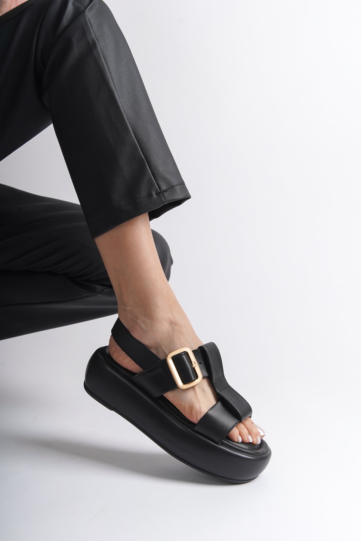 Capone Wedge Heeled Women Black Sandals