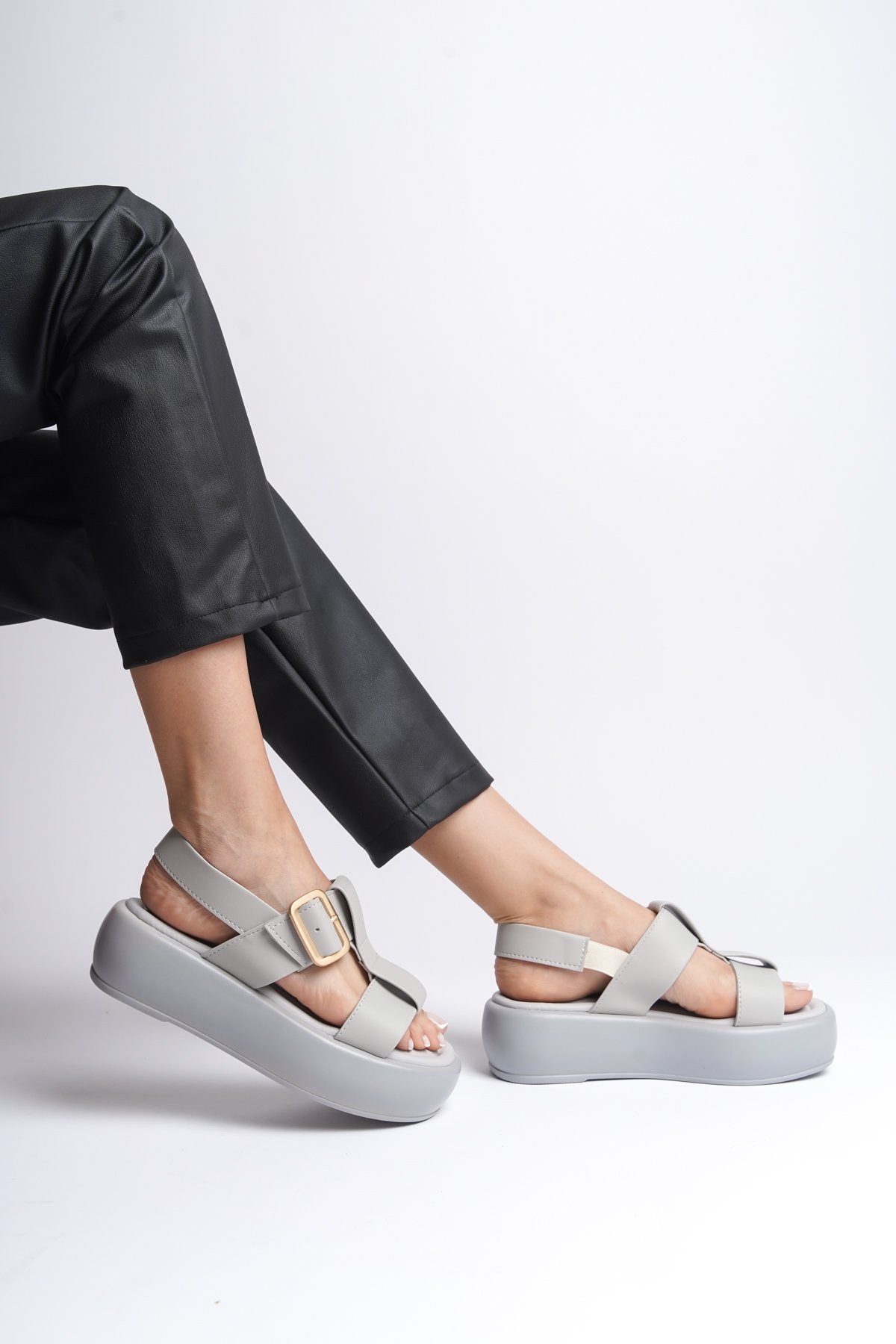 Capone Wedge Heeled Women Grey Sandals
