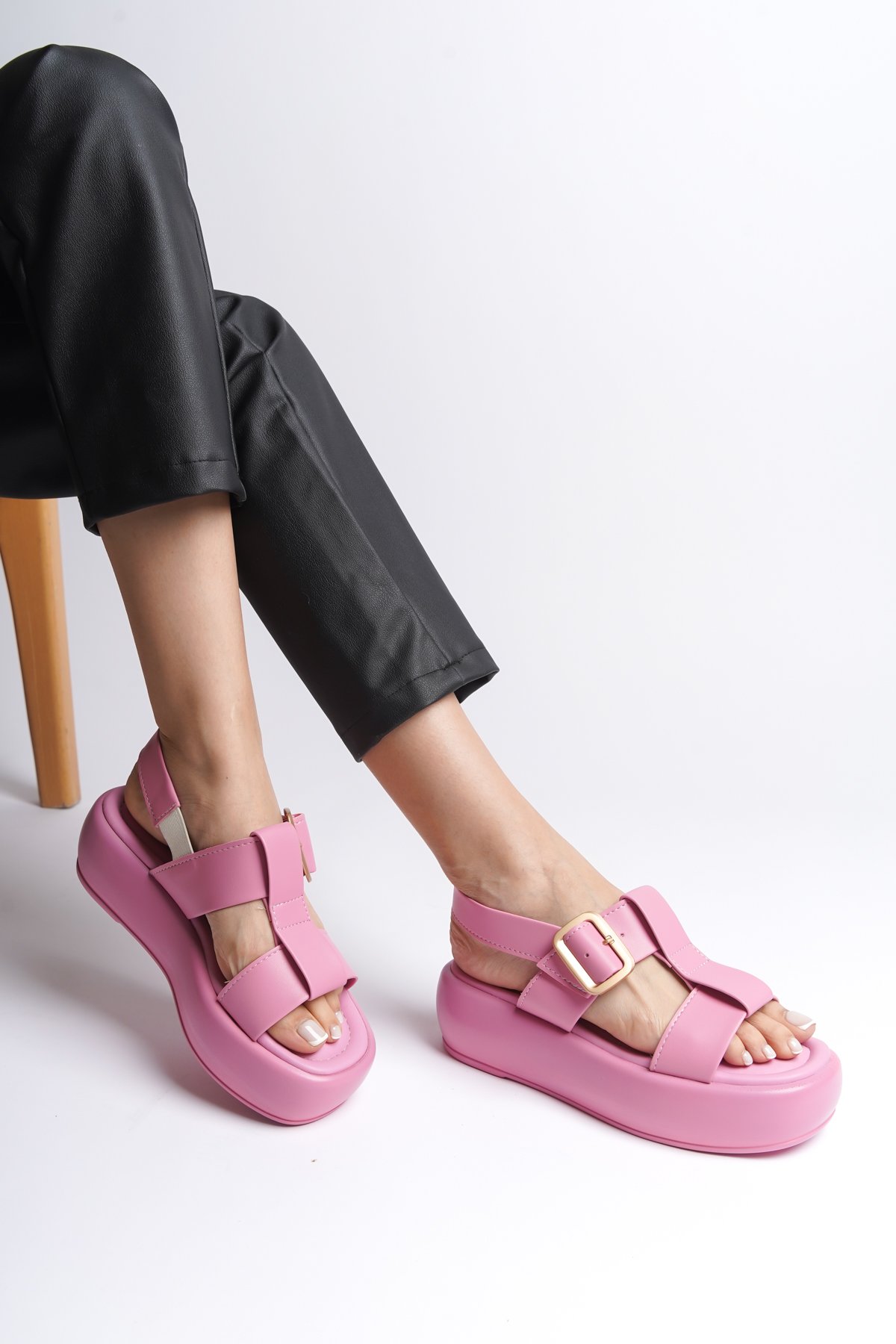 Capone Wedge Heeled Women Pink Sandals