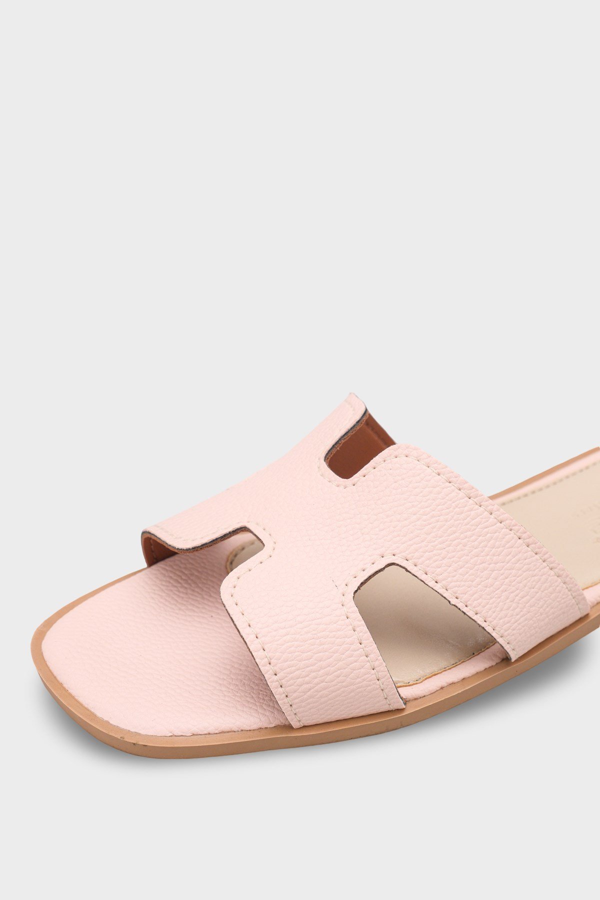 Capone Wilie Women Powders Short Heeled Slippers